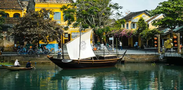 Scenic Journey: Capturing the Beauty of the Hanoi to Ha Long Bay Route
